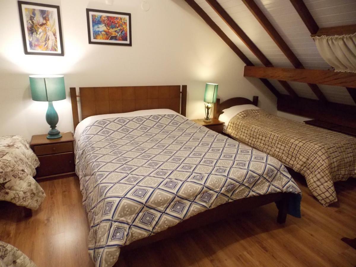 Triplex 3 Suites Em Canela Esterno foto