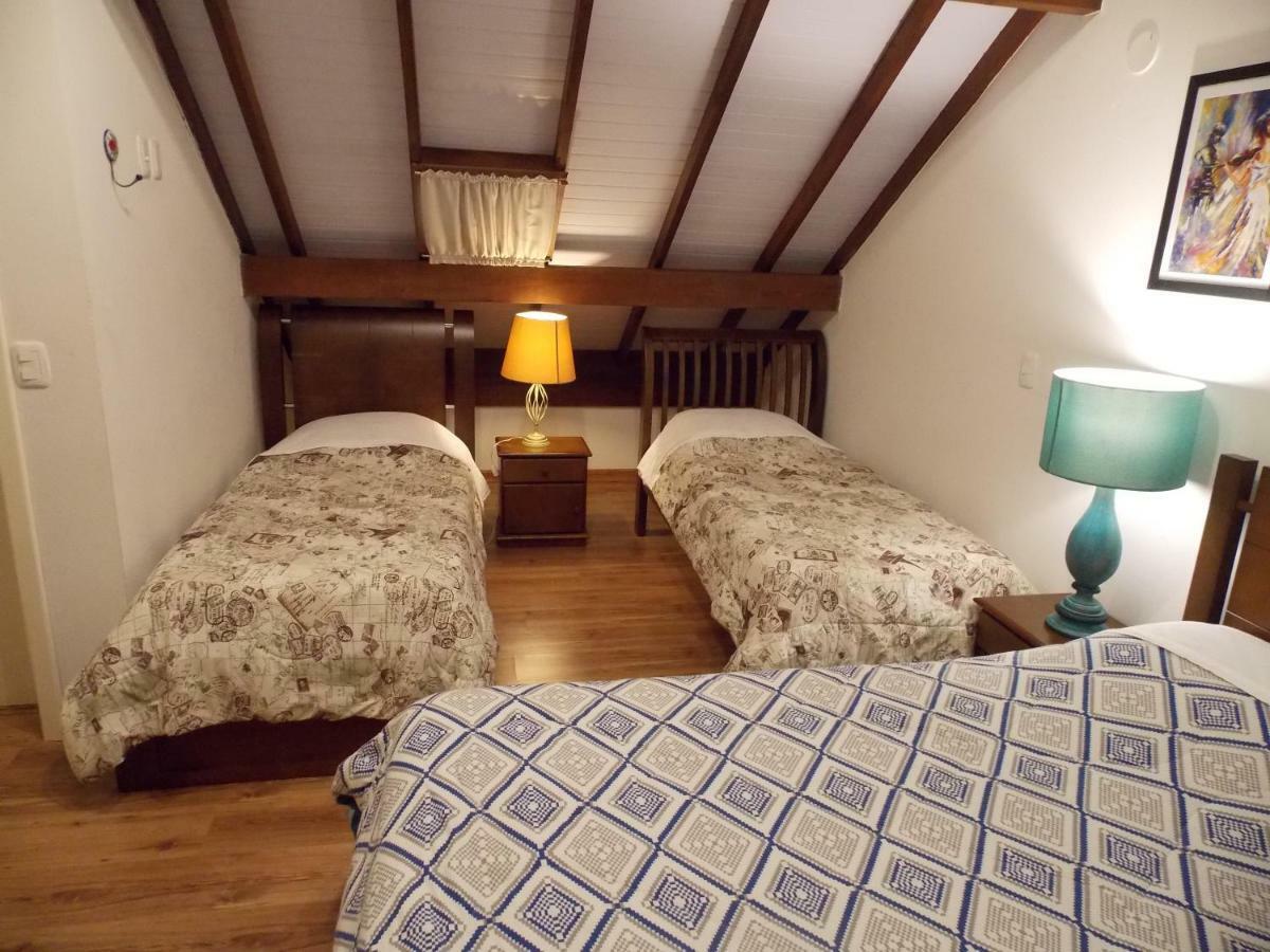 Triplex 3 Suites Em Canela Esterno foto