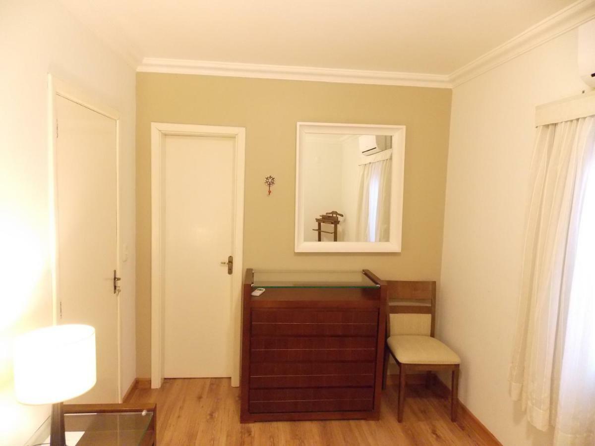 Triplex 3 Suites Em Canela Esterno foto