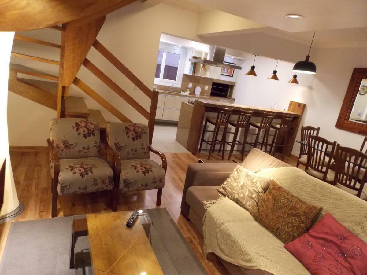 Triplex 3 Suites Em Canela Esterno foto