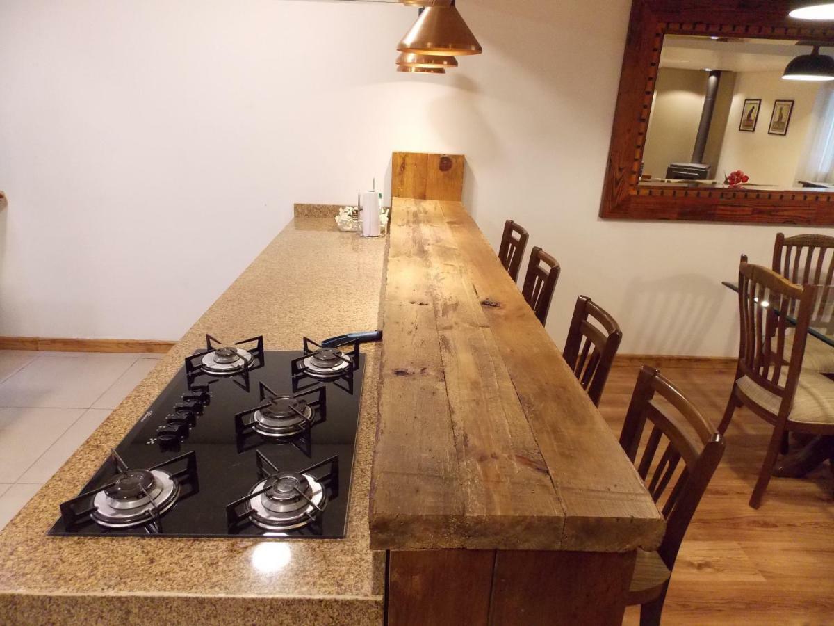 Triplex 3 Suites Em Canela Esterno foto
