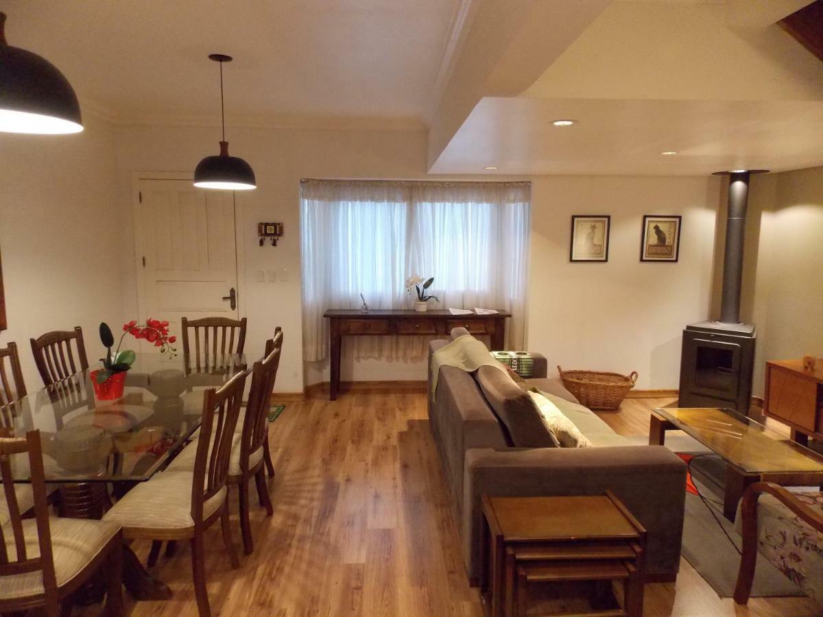 Triplex 3 Suites Em Canela Esterno foto