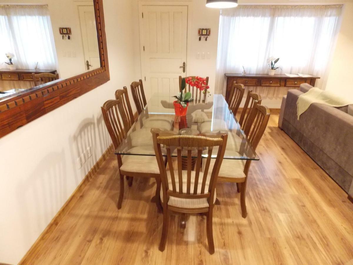 Triplex 3 Suites Em Canela Esterno foto