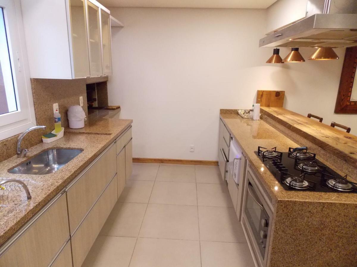 Triplex 3 Suites Em Canela Esterno foto