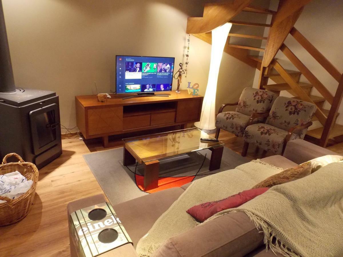 Triplex 3 Suites Em Canela Esterno foto