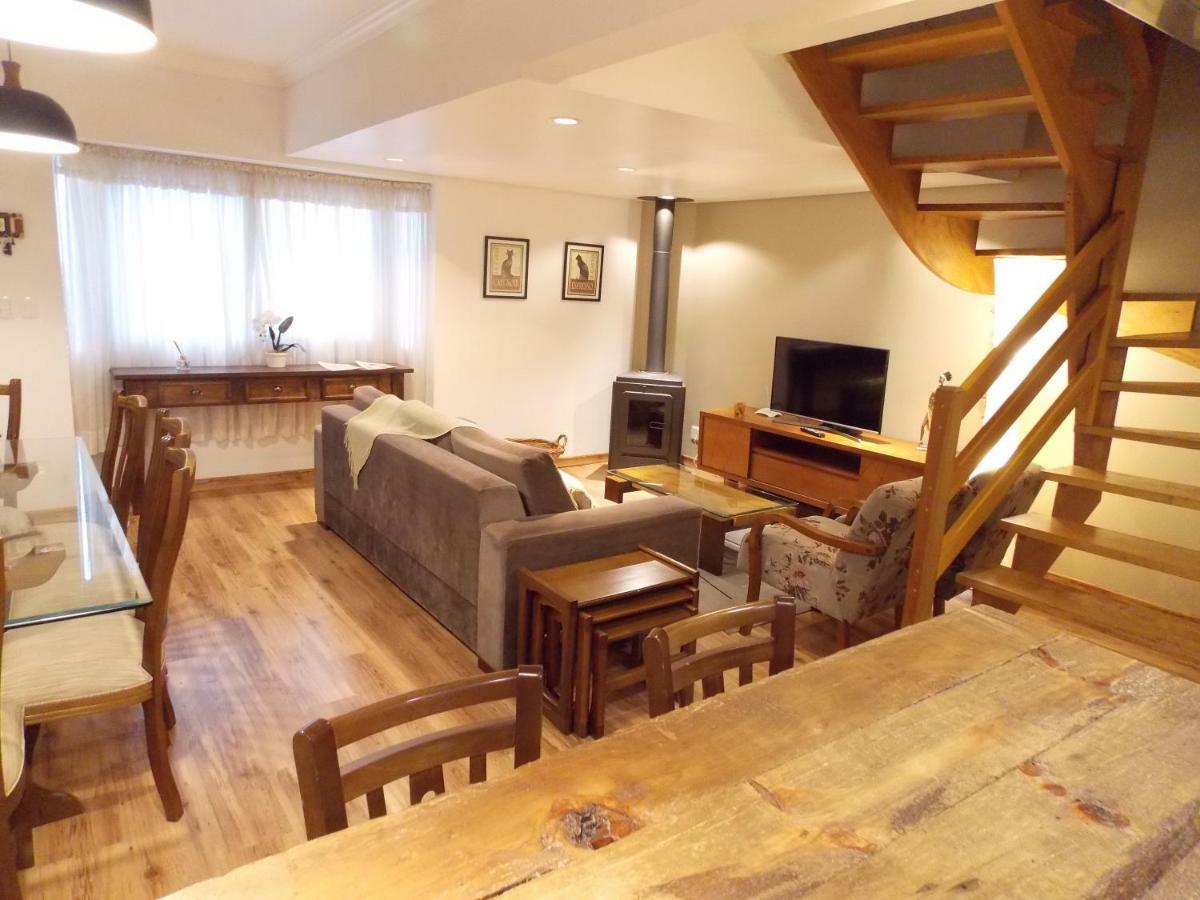 Triplex 3 Suites Em Canela Esterno foto