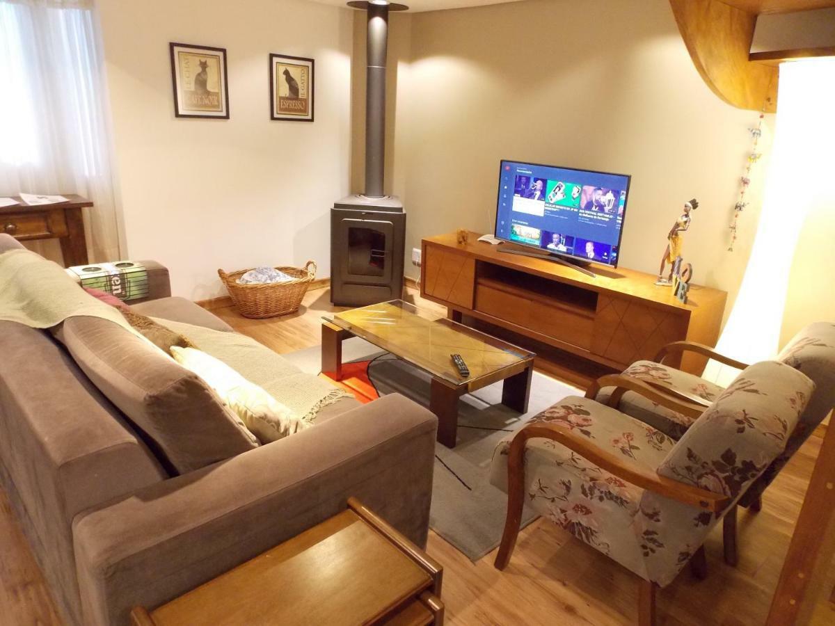 Triplex 3 Suites Em Canela Esterno foto